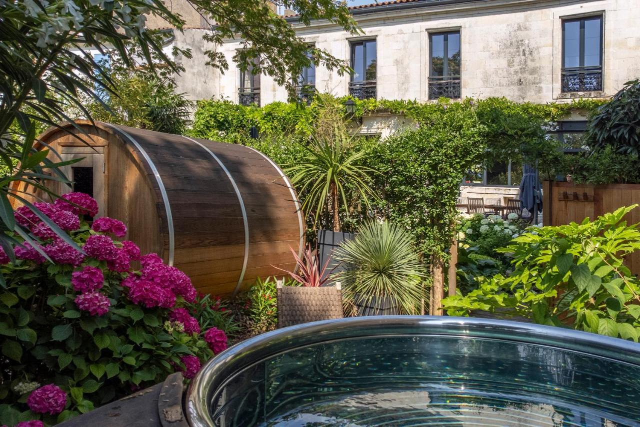 Escale Rochelaise, Gite Urbain Avec Spa Bain Nordique Et Sauna Tonneau La Rochelle  Exterior photo